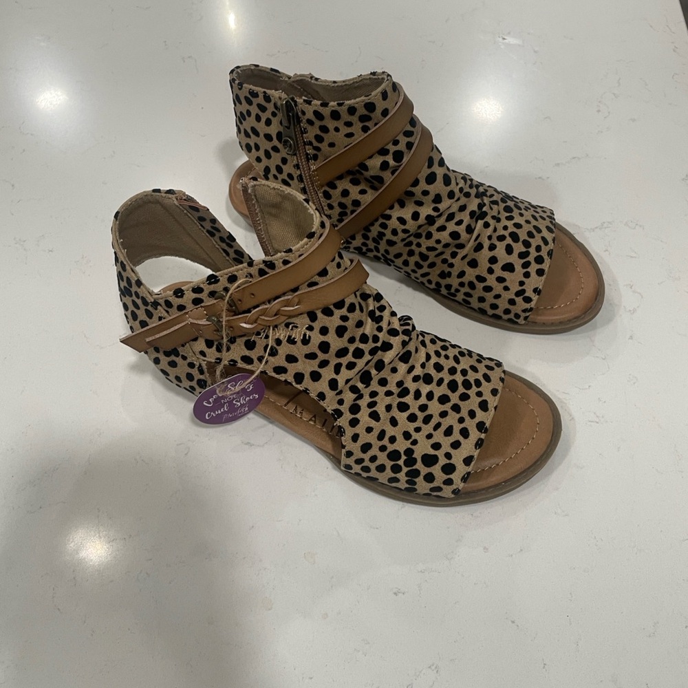 Blowfish Tan and Black Strappy Sandals